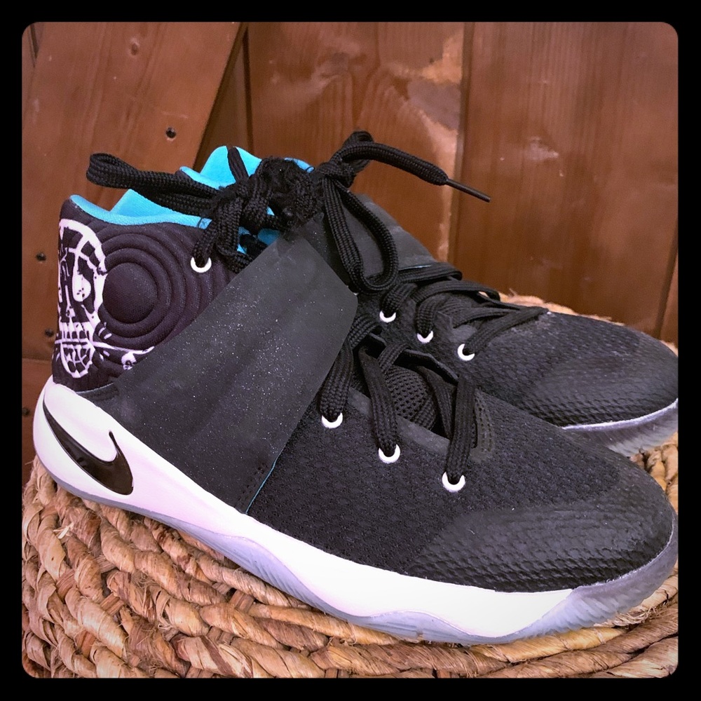 Kyrie Irving Basketball shoe